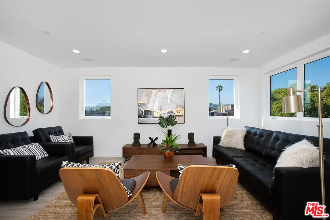 Property photo for 945 N Oxford Ave, #2, Los Angeles, CA