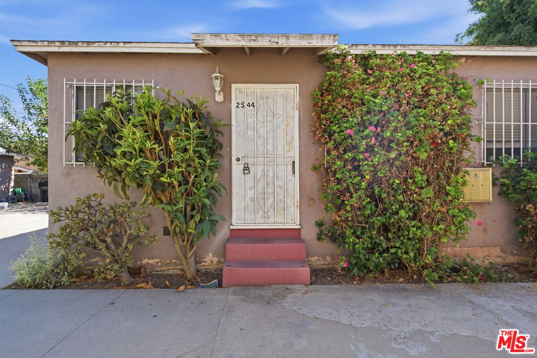 Property photo for 2544 Thurman Ave, Los Angeles, CA