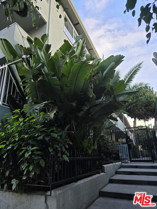 Property photo for 350 S Hobart Blvd, #7, Los Angeles, CA