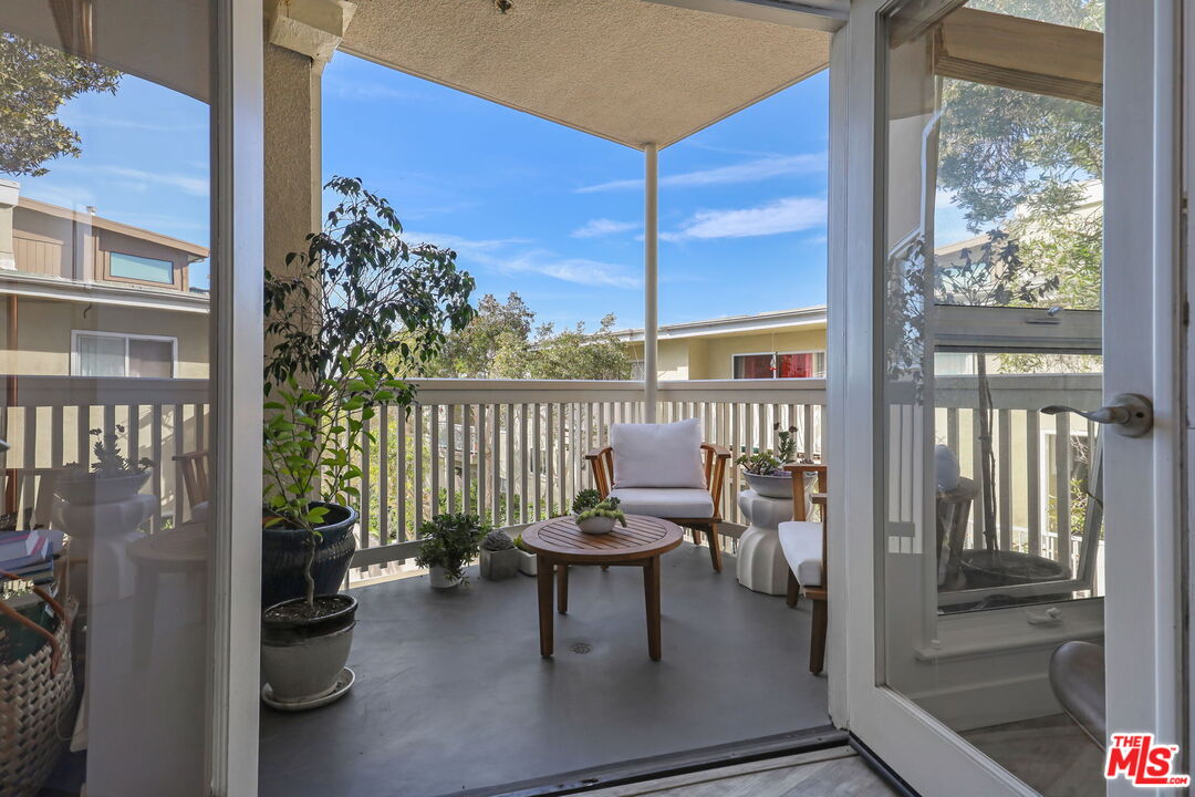Property photo for 2913 3rd St, #306, Santa Monica, CA