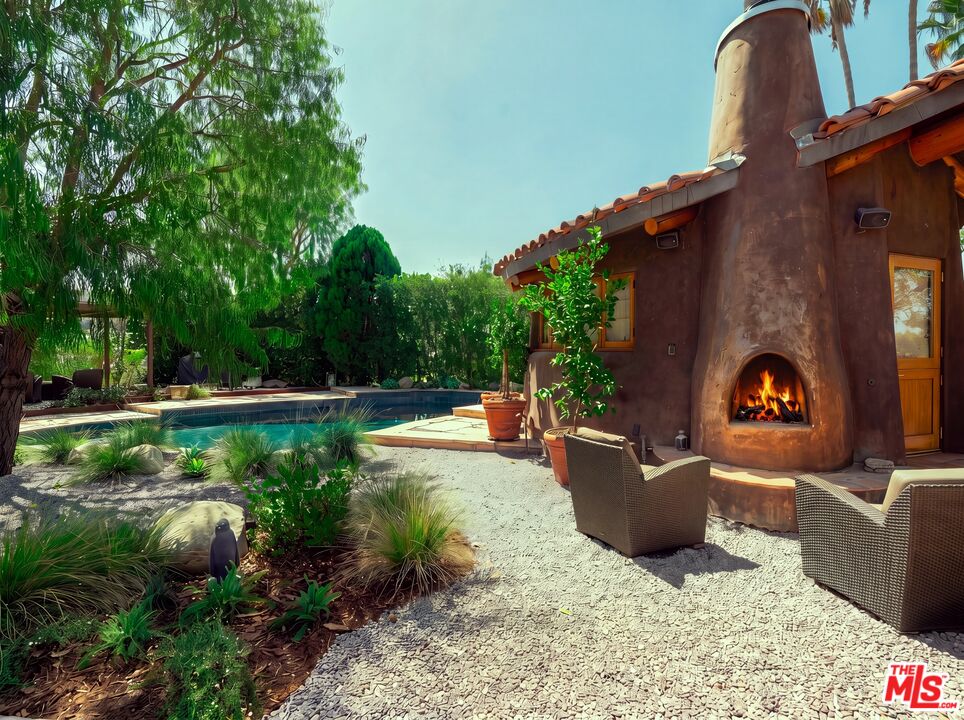 Property photo for 3377 Canton Ln, Los Angeles, CA
