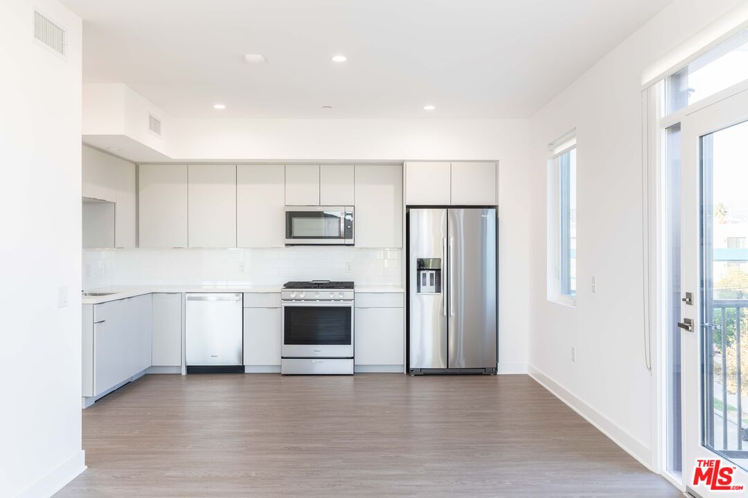 Property photo for 843 Wilcox Ave, #401, Los Angeles, CA