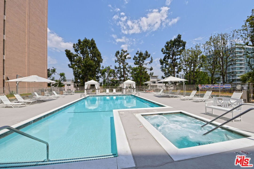 Property photo for 100 S Doheny Dr, #424, Los Angeles, CA