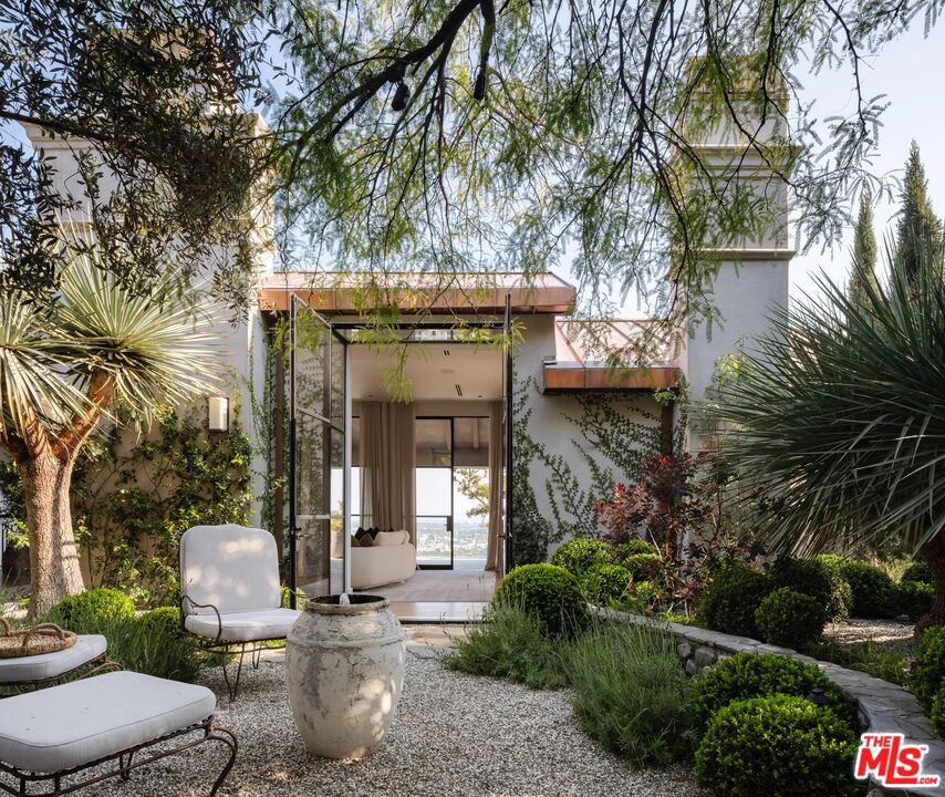 Property photo for 9360 Readcrest Dr, Beverly Hills, CA
