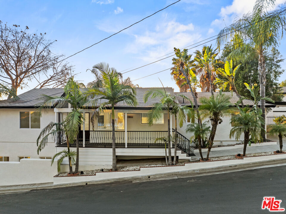 Property photo for 10941 Cardamine Pl, Los Angeles, CA
