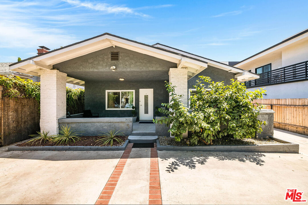 Property photo for 838 N Ridgewood Pl, Los Angeles, CA