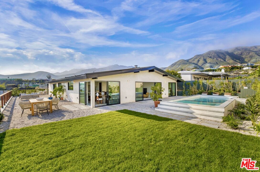Property photo for 3748 Seahorn Dr, Malibu, CA