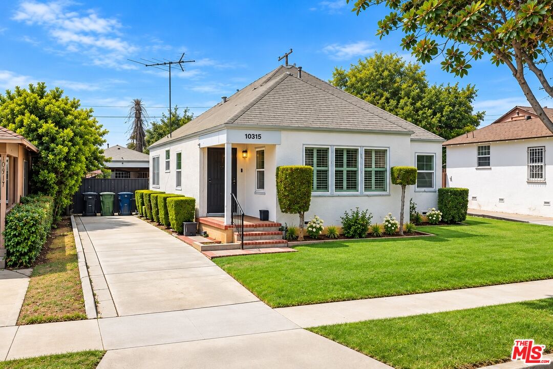 Property photo for 10513 Cimarron St, Los Angeles, CA