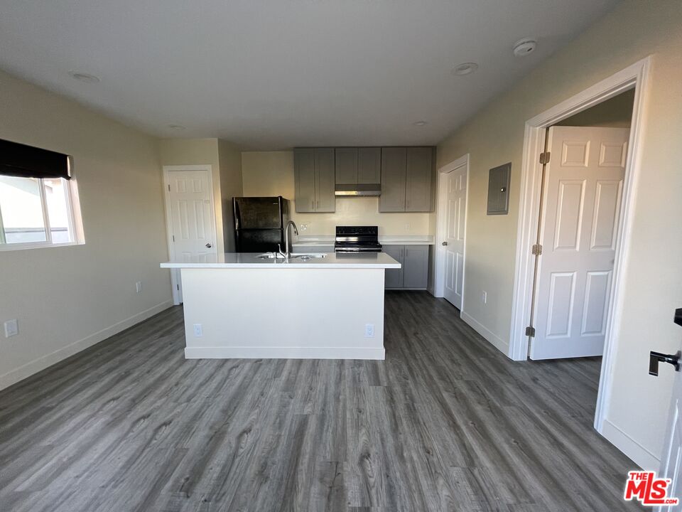 Property photo for 613 W 83rd St, Los Angeles, CA