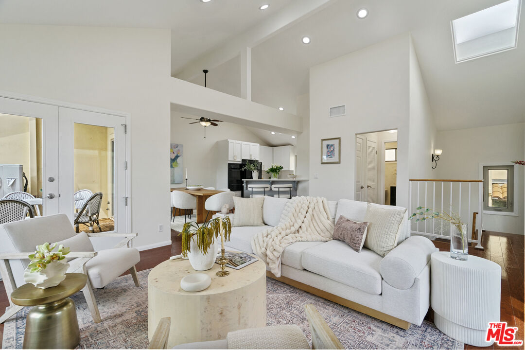 Property photo for 535 E Walnut Ave, #B, El Segundo, CA