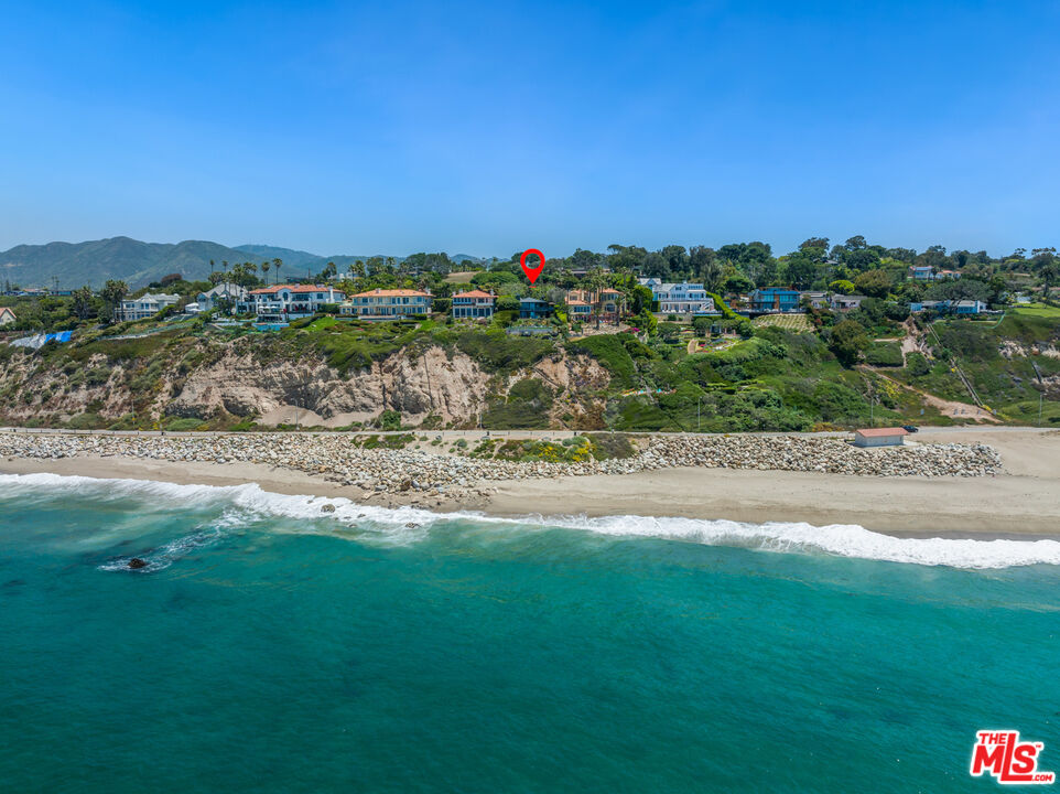 Property photo for 7089 Birdview Ave, Malibu, CA