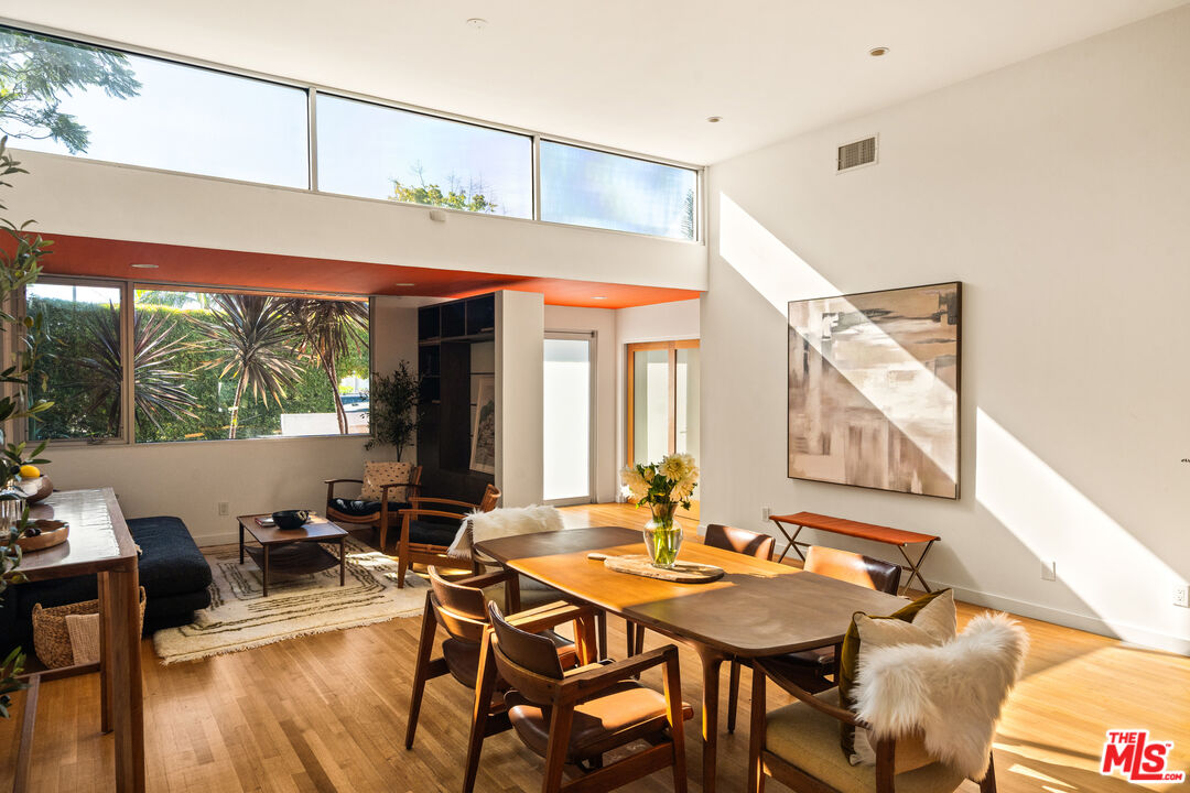 Property photo for 1076 Palms Blvd, Venice, CA