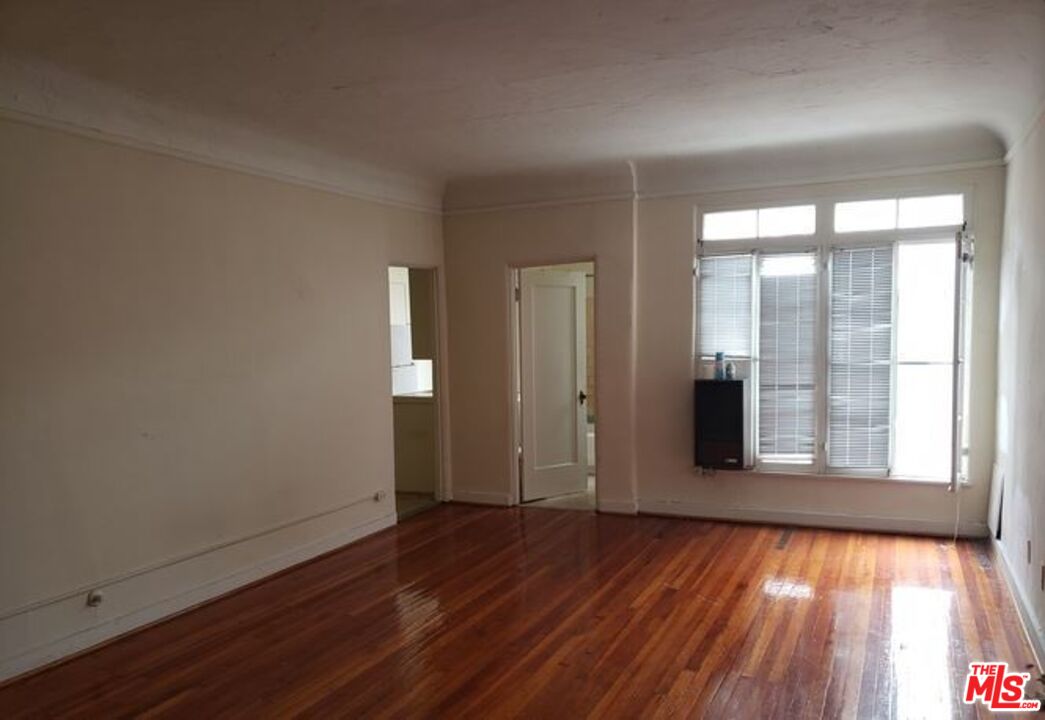 Property photo for 607 S Dunsmuir Ave, Los Angeles, CA