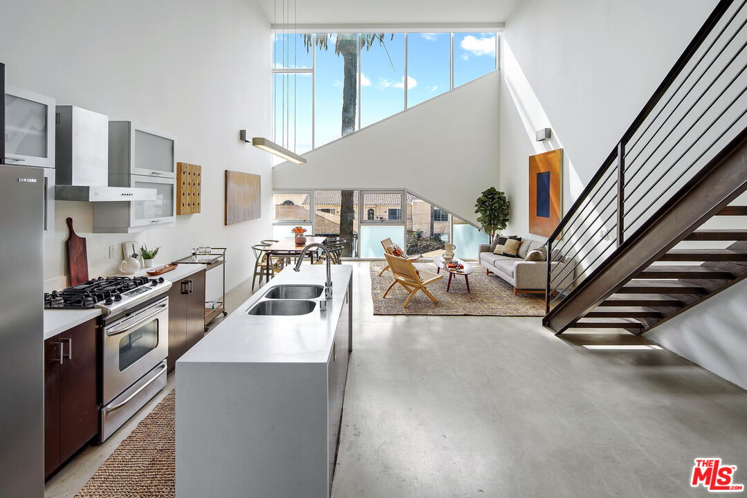 Property photo for 803 Wilcox Ave, #10, Los Angeles, CA