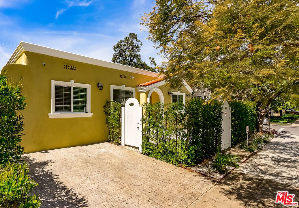 Property photo for 257 N La Peer Dr, Beverly Hills, CA