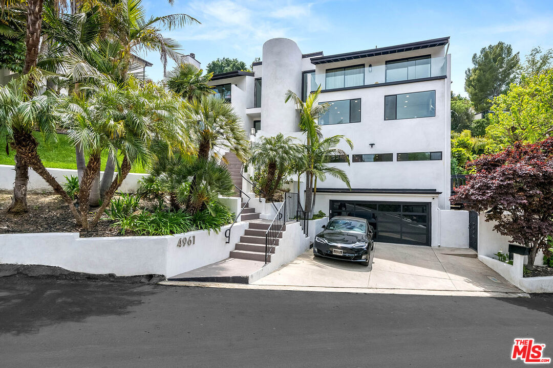 Property photo for 4961 Marmol Dr, Los Angeles, CA