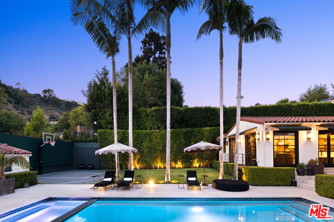 Property photo for 1443 N Doheny Dr, Los Angeles, CA