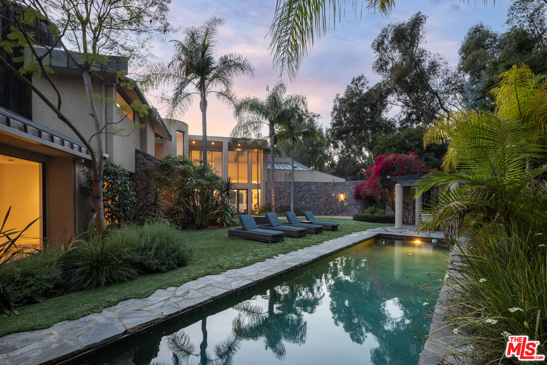 Property photo for 1060 E Oakmont Dr, Los Angeles, CA
