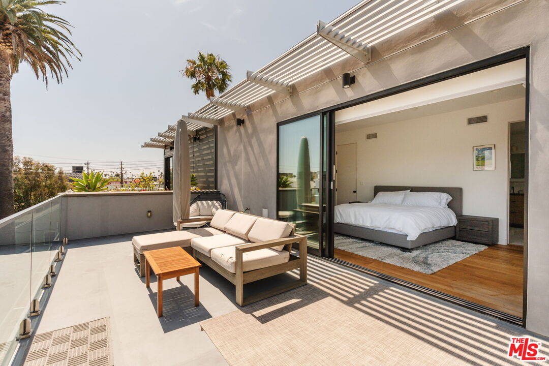 Property photo for 2416 Penmar Ave, Venice, CA