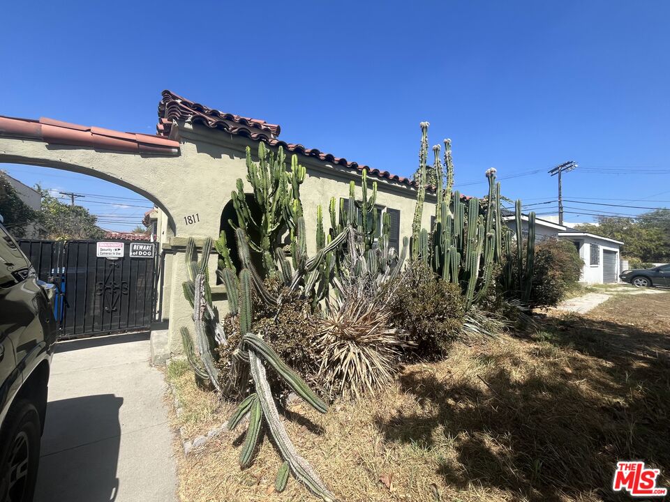 Property photo for 1811 S Burnside Ave, Los Angeles, CA