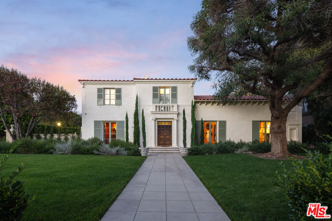 Property photo for 402 S Las Palmas Ave, Los Angeles, CA