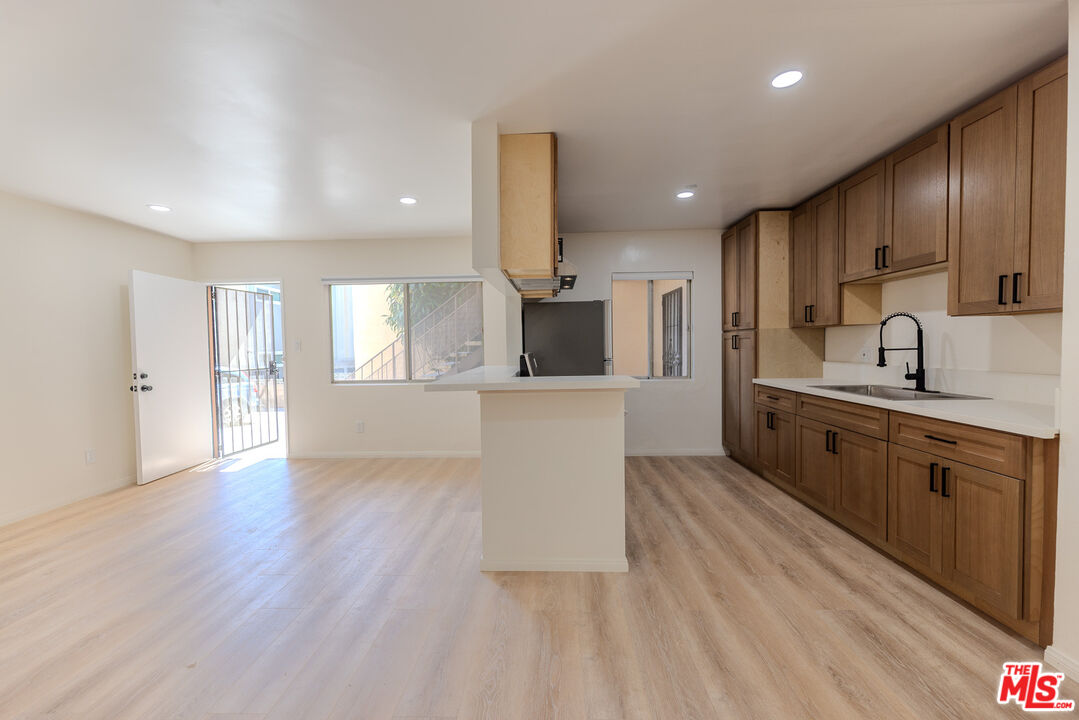 Property photo for 1118 Waterloo St, #2, Los Angeles, CA