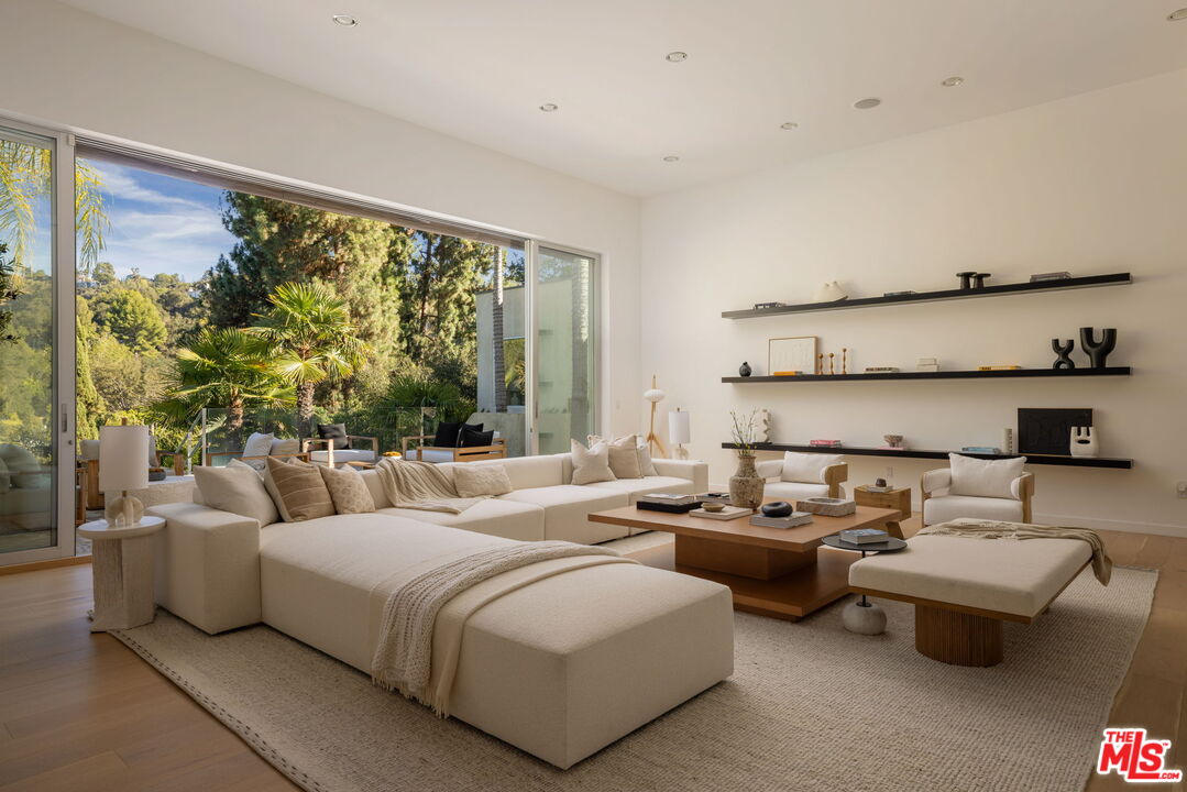 Property photo for 2731 Hutton Dr, Los Angeles, CA