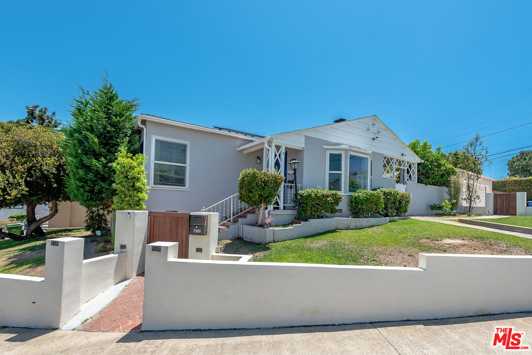 Property photo for 7501 Earldom Ave, Playa Del Rey, CA