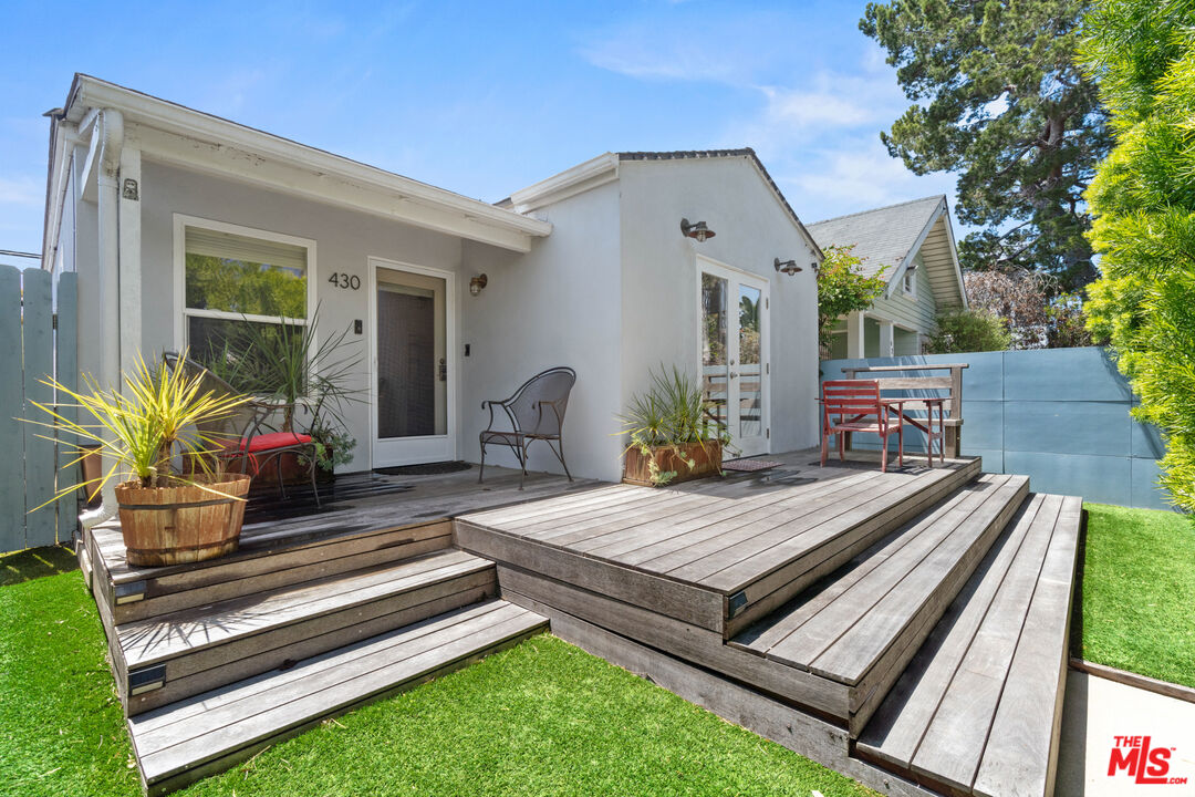 Property photo for 430 Rialto Ave, Venice, CA