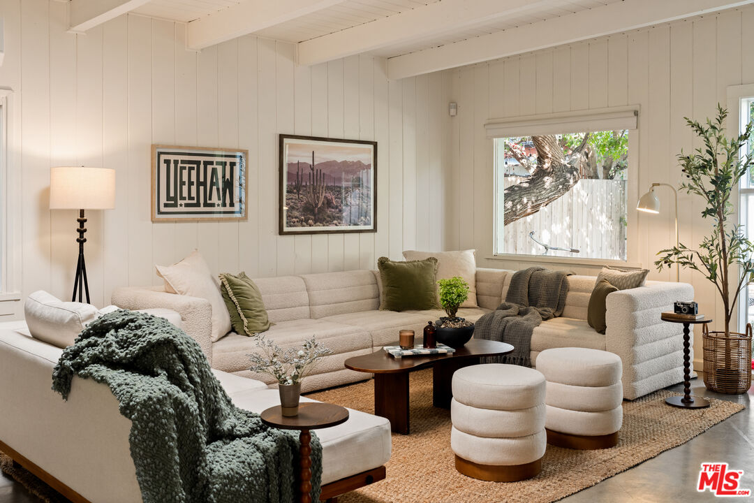 Property photo for 818 Palms Blvd, Venice, CA