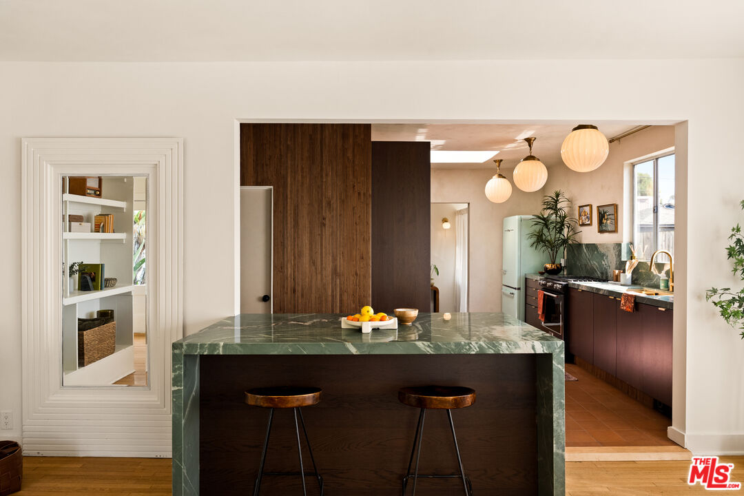Property photo for 818 Palms Blvd, Venice, CA