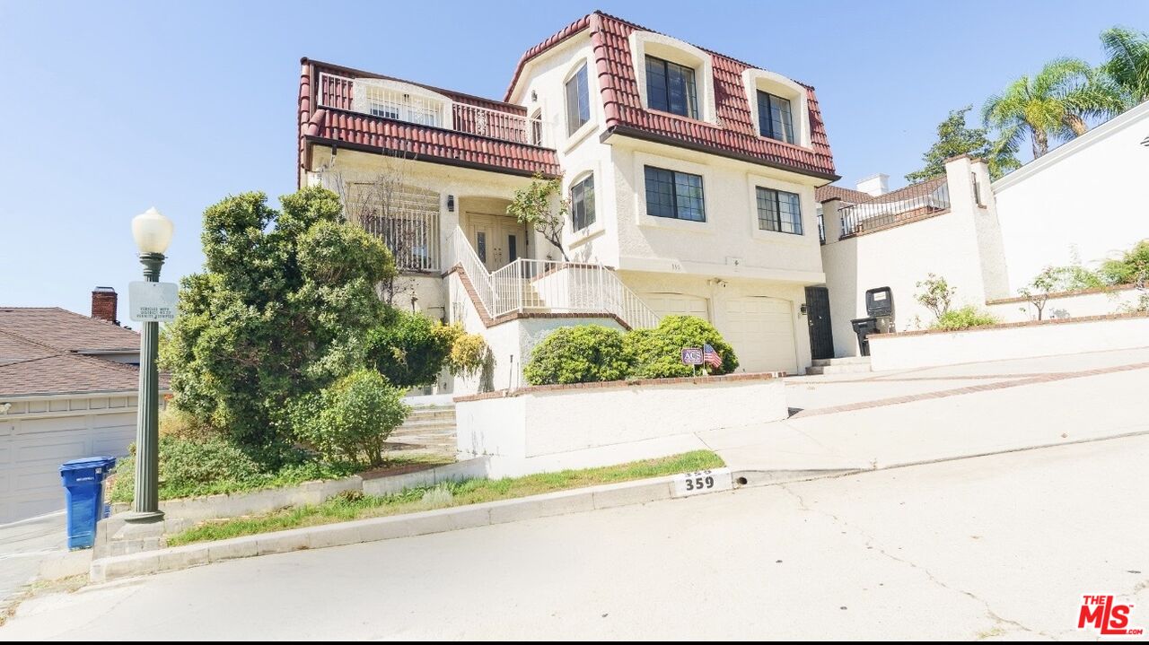 Property photo for 359 Dalkeith Ave, Los Angeles, CA