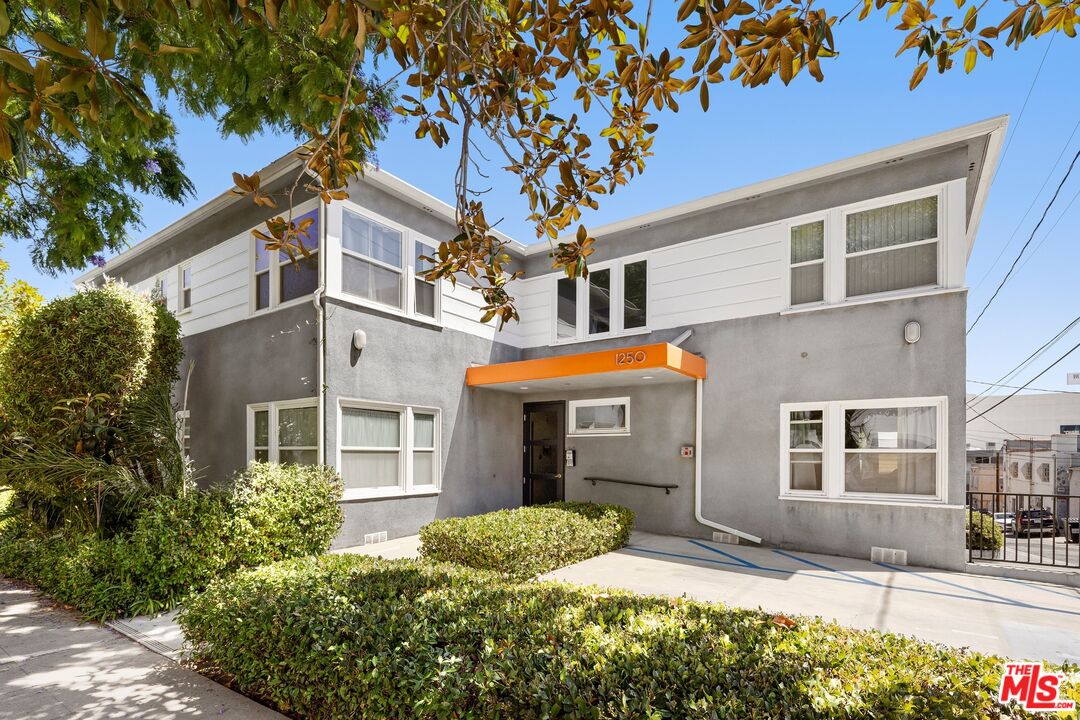 Property photo for 1250 Edris Dr, Los Angeles, CA