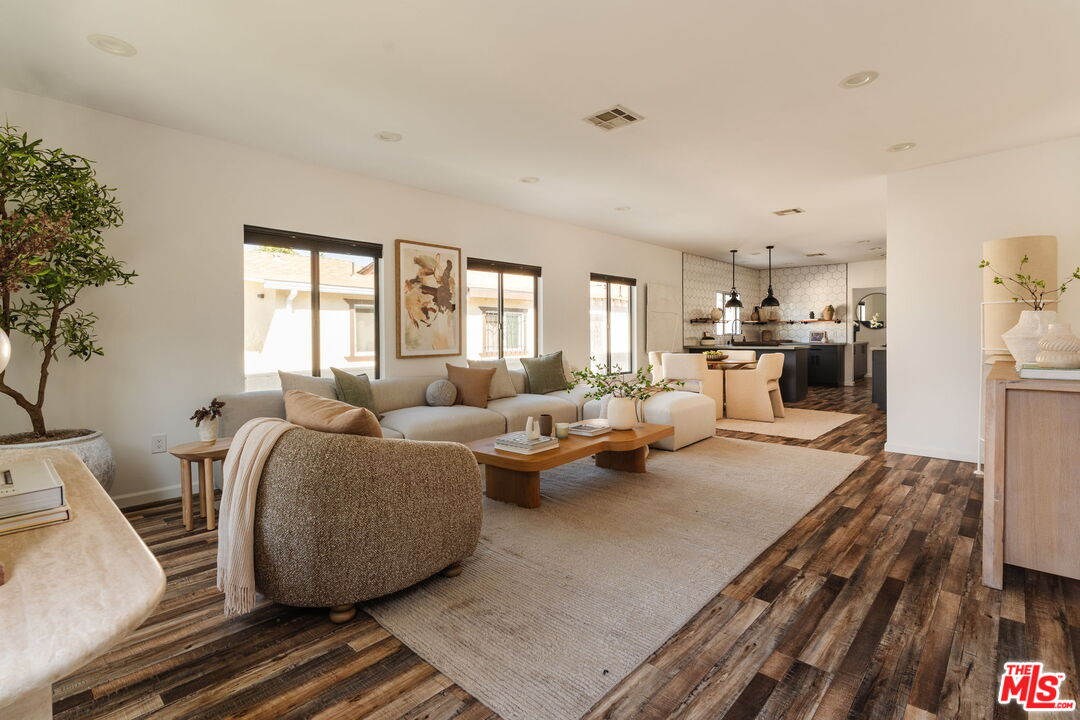 Property photo for 2332 Cabot St, Los Angeles, CA