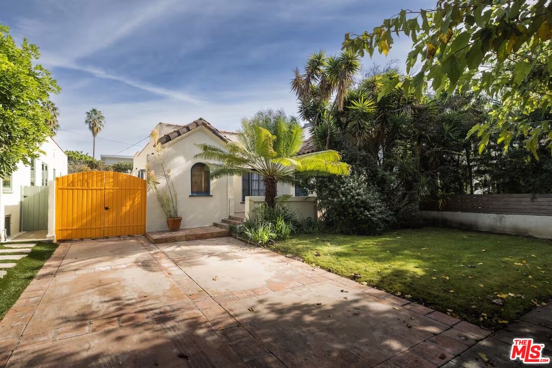 Property photo for 410 N Crescent Heights Blvd, Los Angeles, CA