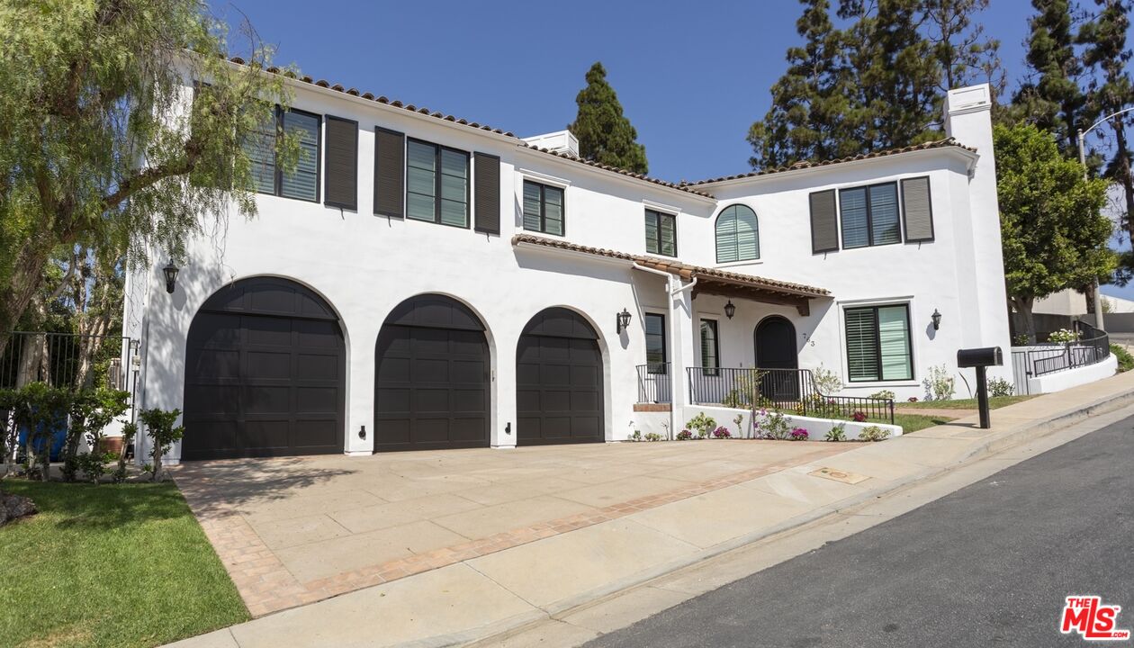 Property photo for 763 Patterson Pl, Los Angeles, CA