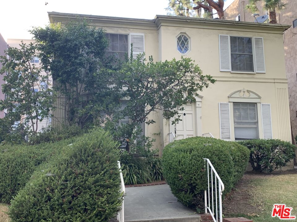 Property photo for 325 N Palm Dr, #F, Beverly Hills, CA