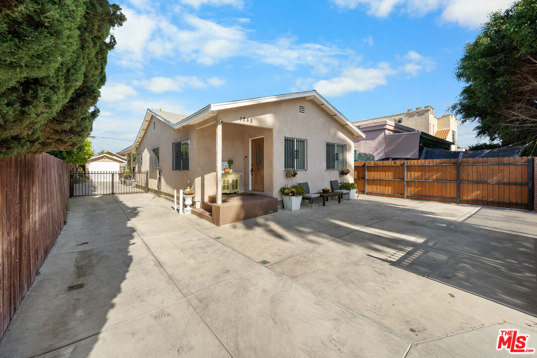 Property photo for 1245 S Muirfield Rd, Los Angeles, CA