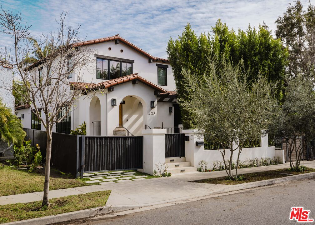 Property photo for 408 Westbourne Dr, Los Angeles, CA
