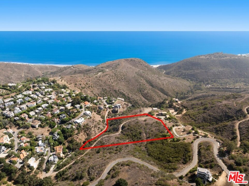 Property photo for 2826 Coralglen Dr, Malibu, CA