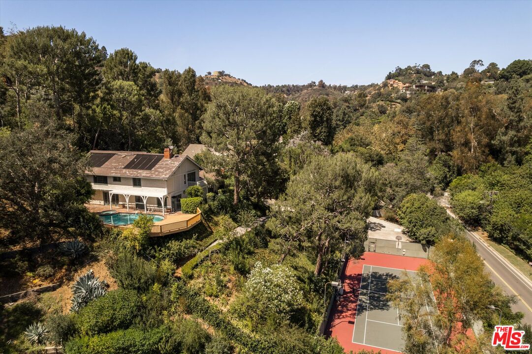 Property photo for 2573 Benedict Canyon Dr, Los Angeles, CA