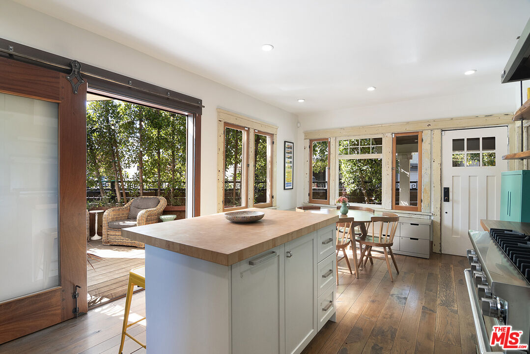 Property photo for 1130 Electric Ave, Venice, CA