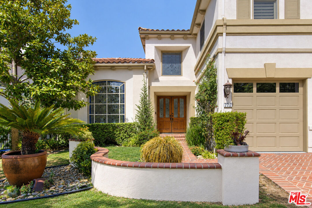 Property photo for 7717 Graystone Dr, Los Angeles, CA