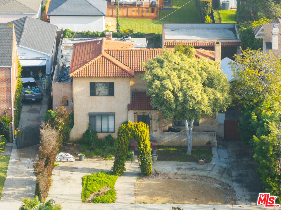 Property photo for 2208 Virginia Rd, Los Angeles, CA