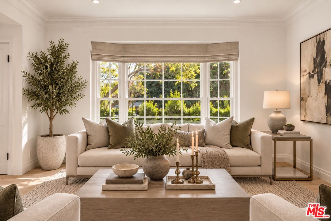 Property photo for 135 S Linden Dr, Beverly Hills, CA