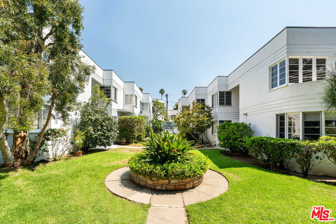 Property photo for 953 11th St, Santa Monica, CA