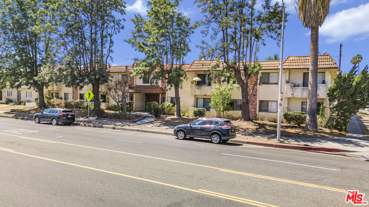 Property photo for 7061 Whitsett Ave, Los Angeles, CA