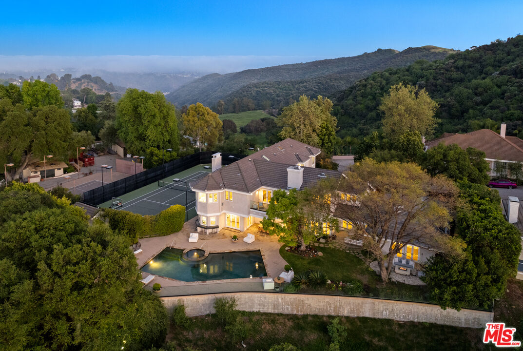 Property photo for 3123 Stone Oak Dr, Los Angeles, CA