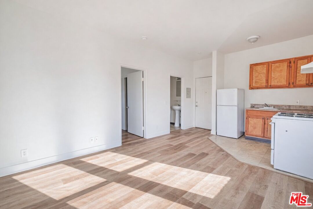 Property photo for 537 S Kenmore Ave, #400, Los Angeles, CA