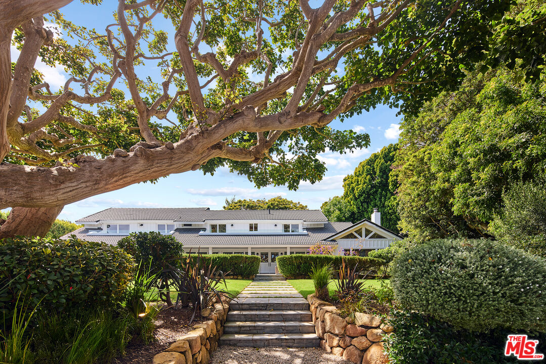 Property photo for 29225 Cliffside Dr, Malibu, CA